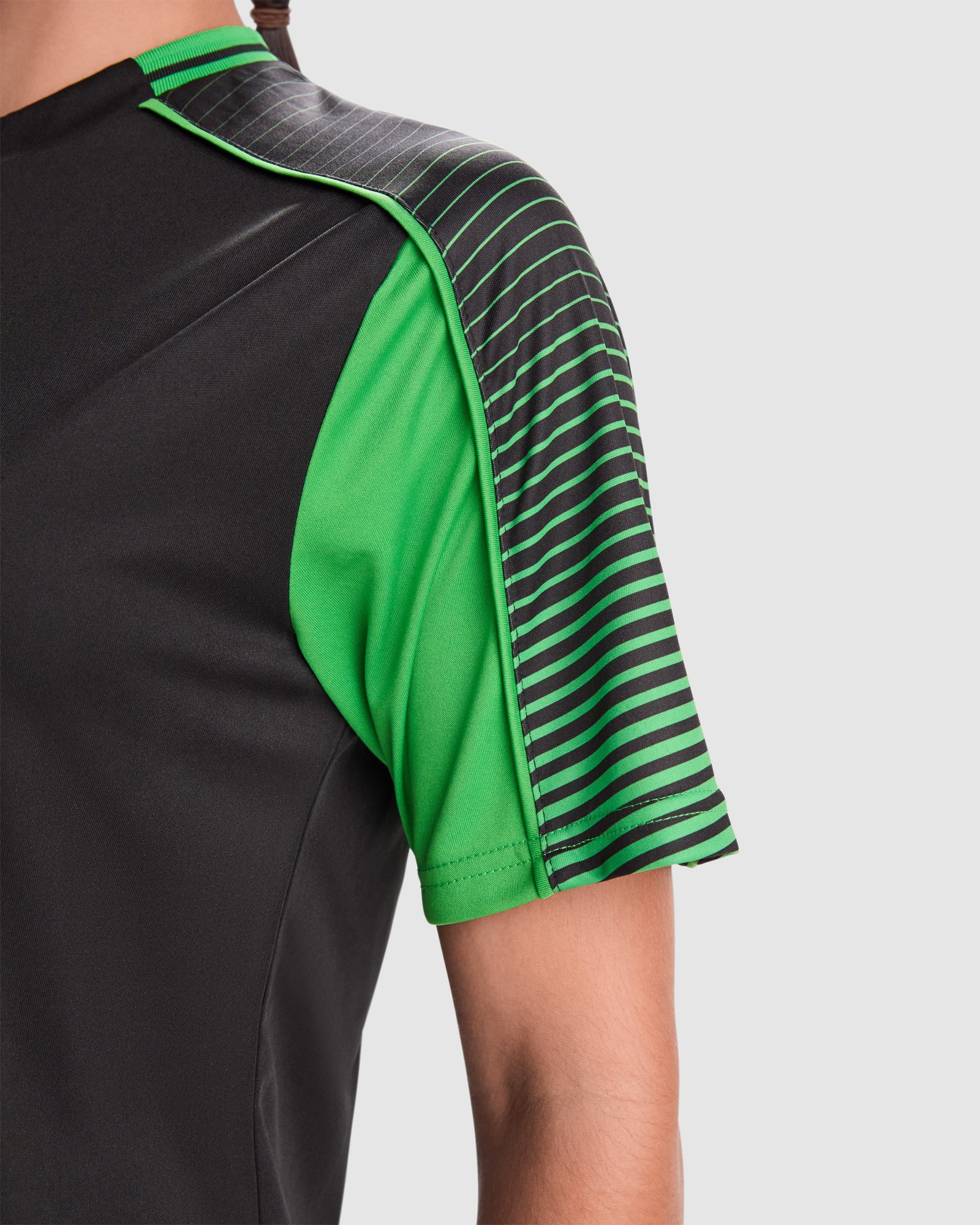 Conjunto Deportivo de Dos Camisetas y Pantalón (Roly Juve CJ0525) - Imagen 4