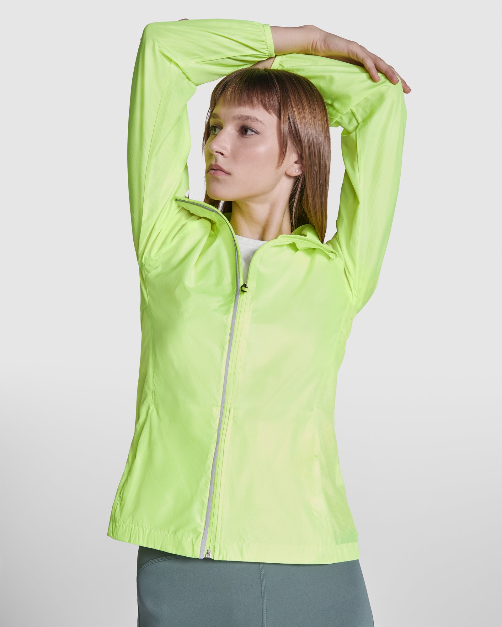 Chaqueta Cortavientos Técnica Entallada para Mujer (Roly Glasgow Woman CV5051) - Imagen 4